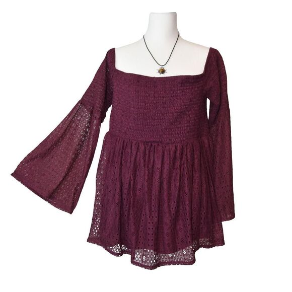 NWT Torrid Wine Eyelet Lace Smocked Peasant Top Sz 1 Boho Whimsigoth Romantic - Picture 1 of 6